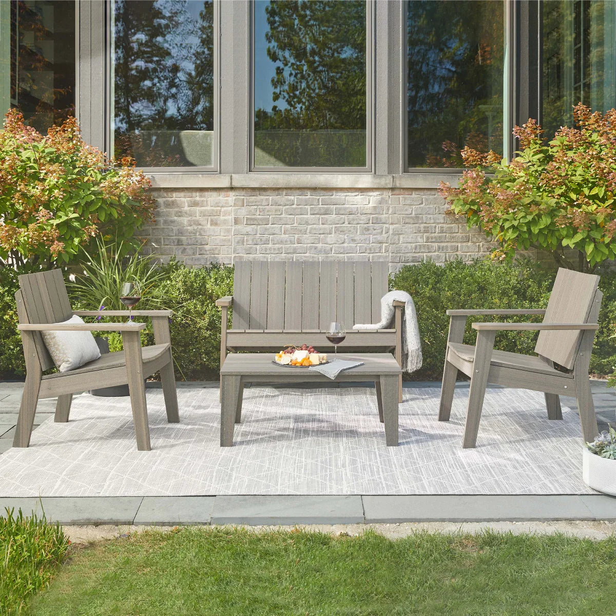 Leisure Line 4-piece Outdoor Seating Set by Tangent
